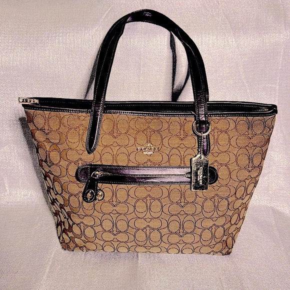 COACH SIGNATURE TAYLOR TOTE KHAKI/ BROWN HANDBAG. DAMADGED AT BOTTOM CORNERS. - Picture 3 of 11